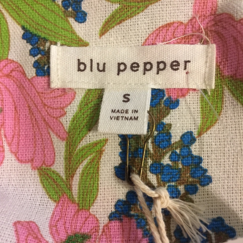 BLU PEPPER FLORAL SLEEVELESS TOP - Picture 5 of 10